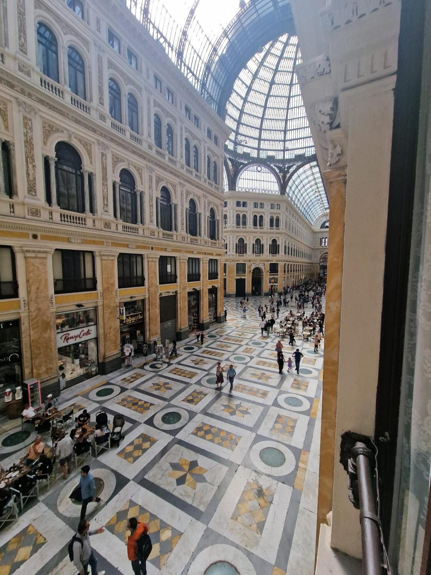 Galleria Umberto I Couette-café
